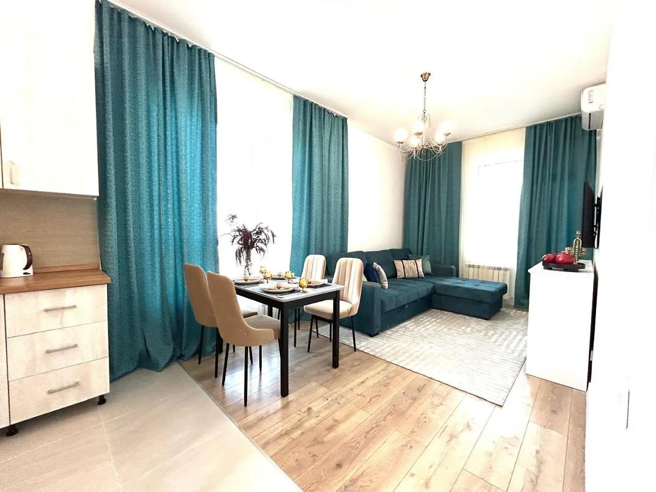 Апарт-Отель Жк Meridian Из 8 Апартаментов Рядом С Арбатом Almaty 0*,