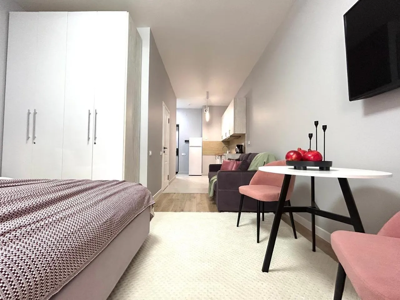 Апарт-Отель Жк Meridian Из 8 Апартаментов Рядом С Арбатом Almaty
