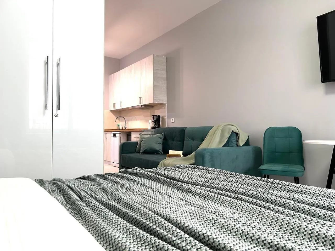 Апарт-Отель Жк Meridian Из 8 Апартаментов Рядом С Арбатом Almaty