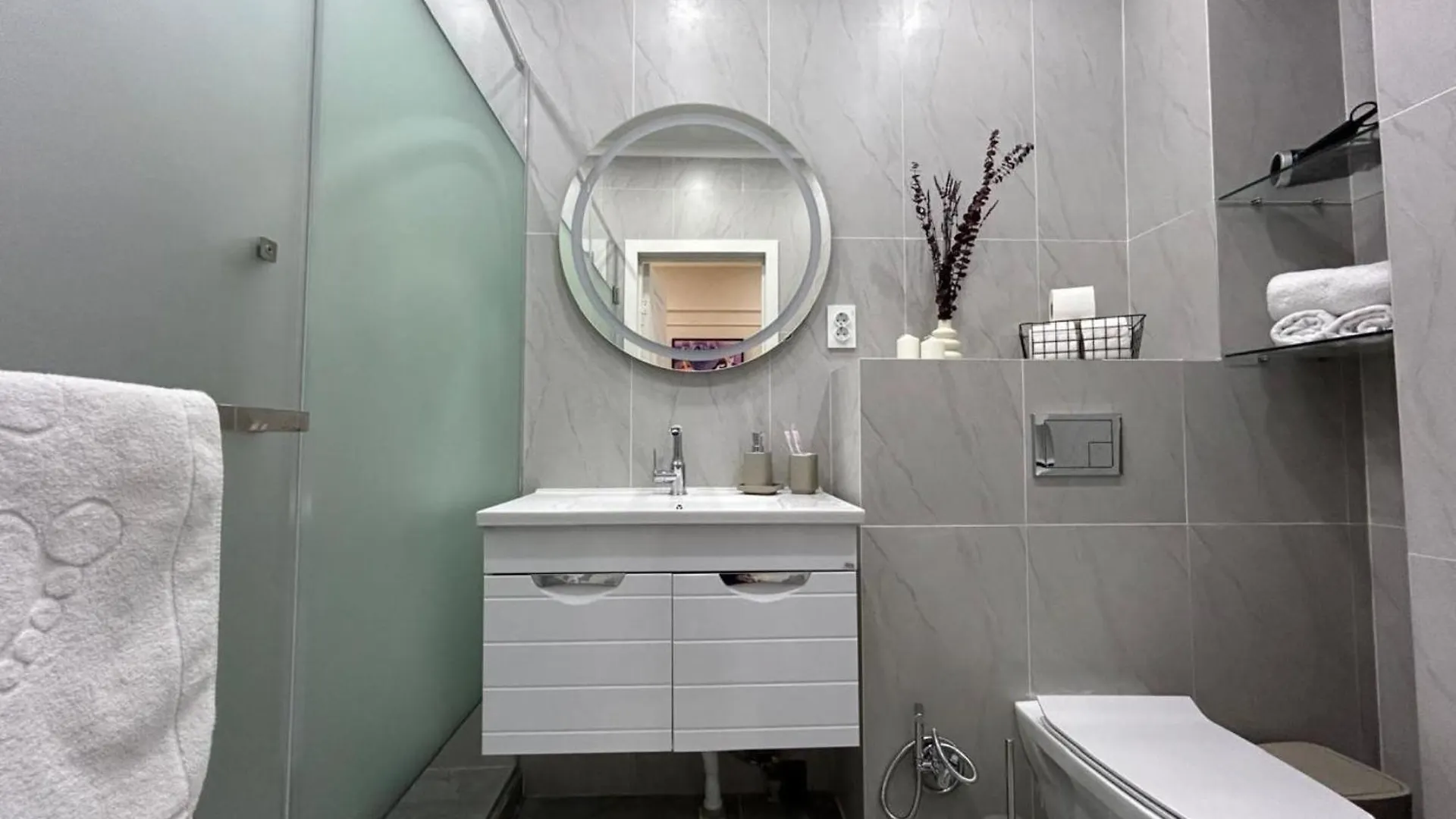 Апарт-Отель Жк Meridian Из 8 Апартаментов Рядом С Арбатом Almaty Apartment