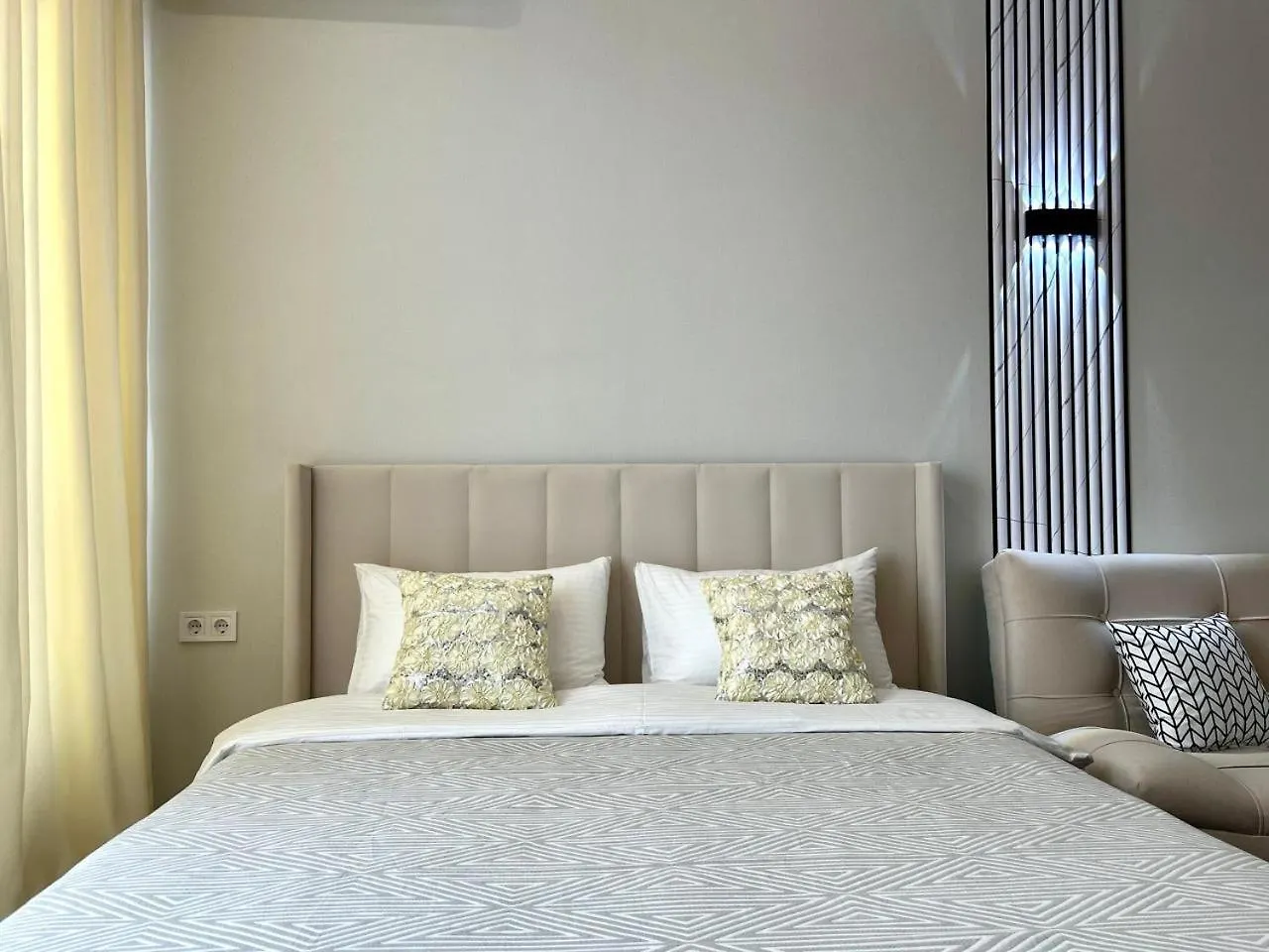 Апарт-Отель Жк Meridian Из 8 Апартаментов Рядом С Арбатом Almaty Apartment