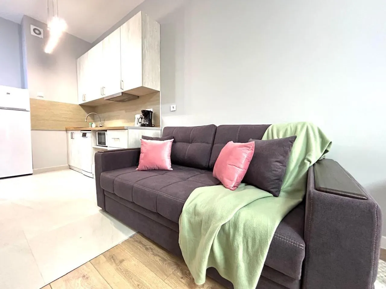 Апарт-Отель Жк Meridian Из 8 Апартаментов Рядом С Арбатом Almaty Apartment